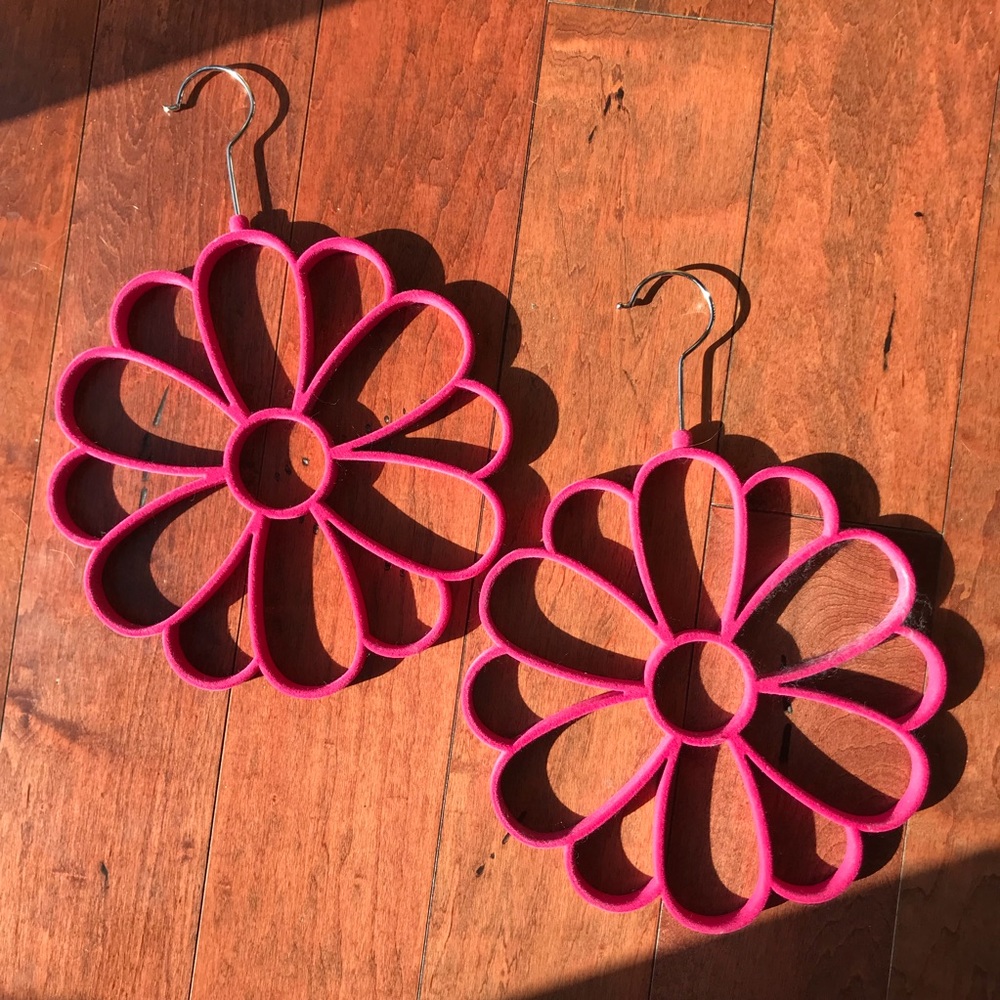 ⭐️FINAL SALE⭐️🌸 Scarf Hangers🌸